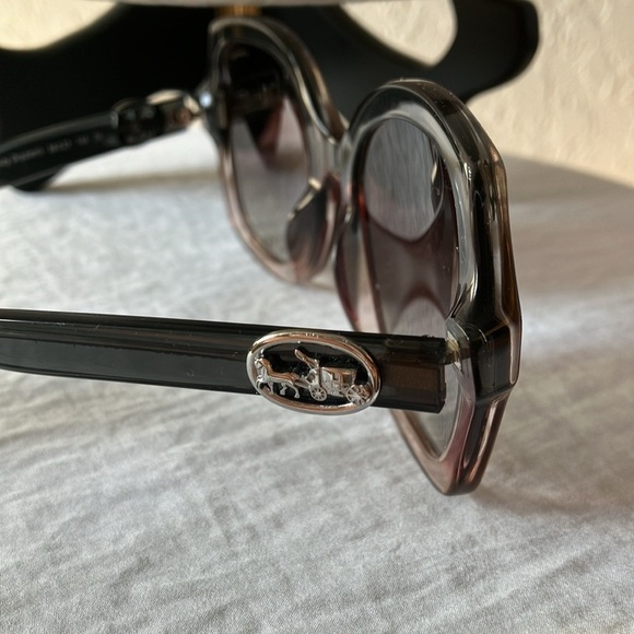 Coach: Gray Horse & Carriage (L1147) Burgundy Gradient Sunglasses with case - Picture 5 of 16
